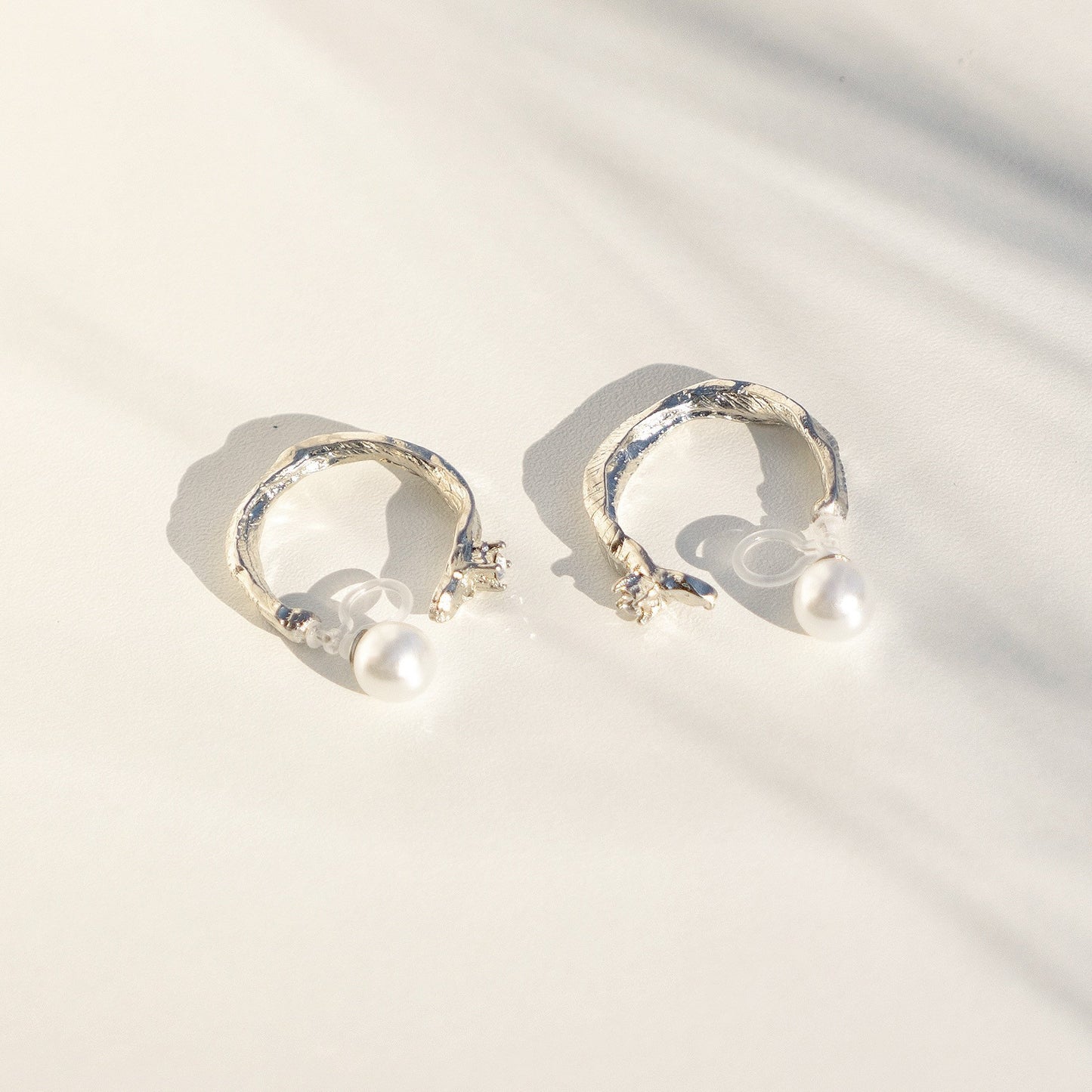 Silver hoop earrings/earclips with pearls