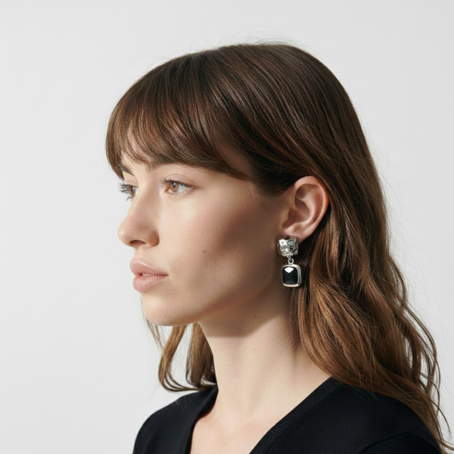Silver earrings with black square pendant